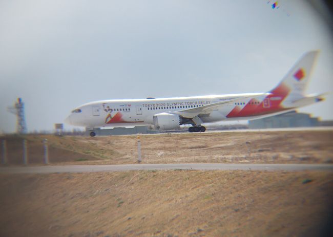 新型コロナの感染が広がり海外へは行けそうになく。<br />そんなときに、JAL×ANA特別輸送機が聖火を松島に運ぶニュース。<br />ブルーインパルスが空にオリンピックを描くらしい!見に行きたい!<br />衝動的にとってしまった新幹線です。<br /><br />オリンピックは延期になってしまいましたが、復興の町に降りた聖火が見れて良かったです。<br /><br />新幹線往復+ホテル1泊のチケット。¥25600