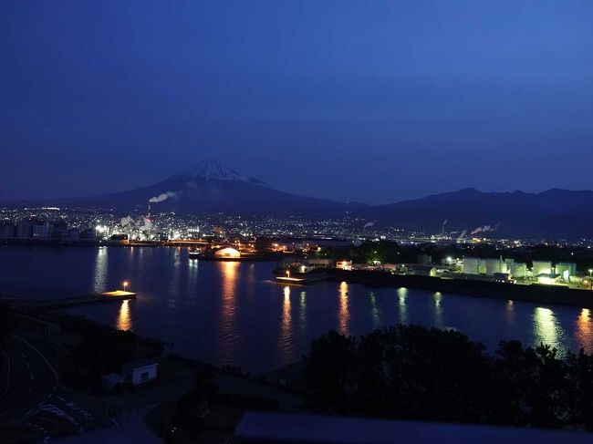 夜明けの田子の浦港で港と富士山を撮ろうとドライブしてきました。