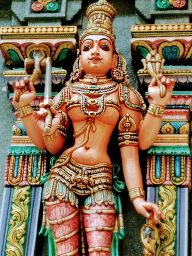 スリ・マハマリアマン寺院(Sri Mahamariamman Temple)、バンコク民俗博物館/Bangkok Folk Museum(Bangkokian Museum)、ショッピングセンター・アイコンサイアム(ICONSIAM)、Holy Rosary Churchへ行きました。