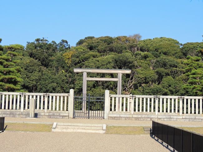 「仁徳陵」世界遺産に登録 ユネスコが決定<br />日本最大の前方後円墳である仁徳天皇陵古墳(大山古墳、堺市)を含む大阪府南部の「百舌鳥(もず)・古市古墳群」の世界文化遺産への登録を決めた。<br /><br />堺市役所の21階展望ロビーから、見渡して、仁徳天皇陵古墳へ
