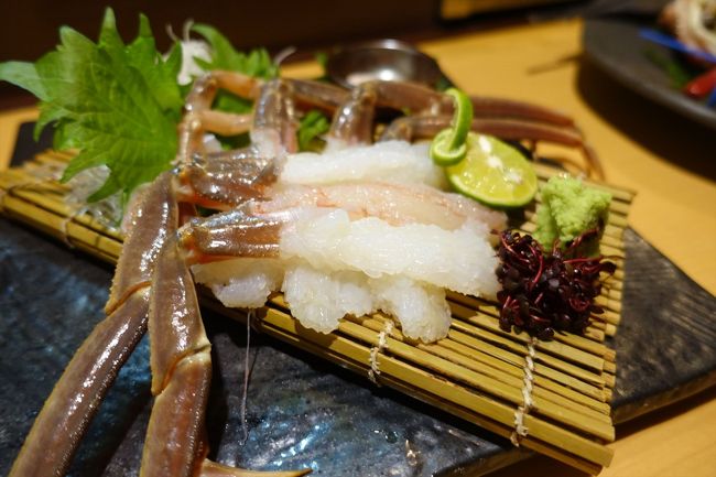 個人的には堺で一番素晴らしい素材をそろえている居酒屋<br /><br />お値段もなかなかで普通に2人で行って飲んで食べると4万円ぐらいw<br /><br />居酒屋とは思えない価格だけどとにかくうまい<br /><br />また酒の品ぞろえも常識外れ<br /><br />とにかく堺で旨い魚、旨い酒を求める人は黙ってこの店に足を運ぼう