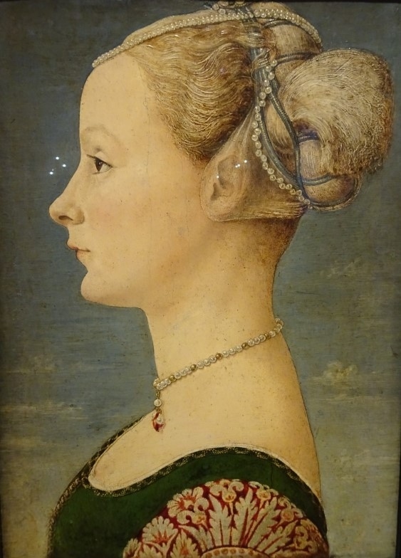 美術館シリーズ⑥ポルディ・ペッツォーリ美術館(Museo Poldi Pezzoli)ミラノの貴族であった美術収集家ポルディ・ペッツォーリの私邸を美術館として公開している。建物はジャン・ジャコモ・ポルディ・ペッツォーリが亡くなった1879年に、コレクションとともにミラノ市に寄贈された。絵画、ガラス工芸、陶磁器、日時計、刺繍作品、家具などを展示している。ピエロ・デル・ポッライオーロの『若い貴婦人の肖像』(表紙)がこの美術館で有名。1.Zanobi Strozzi「謙虚のマドンナ」2.ピエロ・デラ・フランチェスカ3.ピエロ・デル・ポッライオーロ「若い貴婦人の肖像」4.サンドロ・ボッティチェッリ「Madonna of the Book」5.サンドロ・ボッティチェッリ「死せるキリストへの哀悼」6.ペルジーノ(工房)7.ジョヴァンニ・ベッリーニ8.ジョルジョーネ(と考えられている)9.カルロ・クリヴェッリ「聖セバチアヌス」10.アンドレア・マンテーニャ「聖母子」11.ジョヴァンニ・アントーニオ・ボルトラッフィオ「聖母子」12.作者不明 ※ダヴィンチ「リッタのマドンナ」13.Cesara da Sesto ※ダヴィンチ「聖母子と聖アンナ」14.ソラーリオ(ソラーリ)「エジプトへの逃避行途上の休息」15.モレット16.ベルナルド・カヴァッリーノ17.ジョヴァンニ・マルティネッリ18.サッソフェラート19.ジョヴァンニ・バッティスタ・ティエポロ「聖ヒエロニムス(ジェローム)の死」20.ジョヴァンニ・バッティスタ・ティエポロ21.カナレット22.カナレット23.フランチェスコ・グアルディ24.フランチェスコ・グアルディ25.フランチェスコ・アイエツ「友人たちに囲まれた肖像」