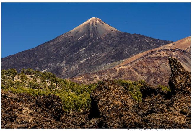 テネリフェ島テイデ山の山歩き、後半です。<br />Pico Viejo 登山とカルデラの中をご紹介します。