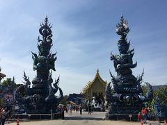 タイ旅行３日目：チェンライでは青いお寺・首長族・ゴールデントライアングル・・