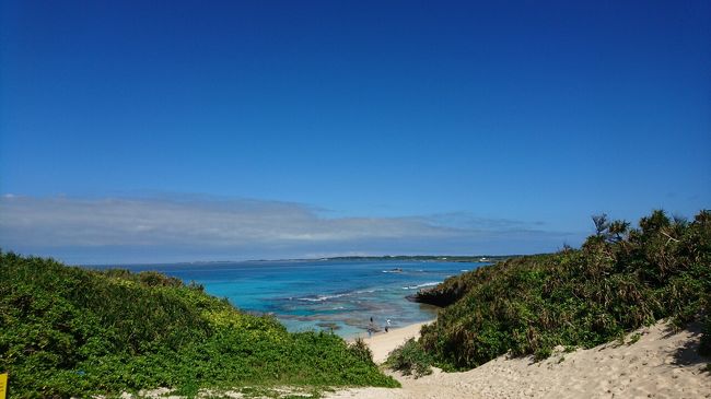 この旅のハイライト<br />●キレイな海<br /><br />妊娠7ヵ月のときに夫婦2人最後の旅行に行きました!!<br />ゆったりとした島時間でのんびり過ごせてとても満足です♡<br /><br />ですが、旦那さんまさかの当日に扁桃炎になり夜からダウン(´д`|||)<br />薬飲んで午前中や夕方までは体調良いけど夜からまたダウン( ノД`)…<br />実はこの年、扁桃炎に4回もなって手術を予定していた中、まさかの旅行当日に5回目…今は手術も成功し完治しました!!