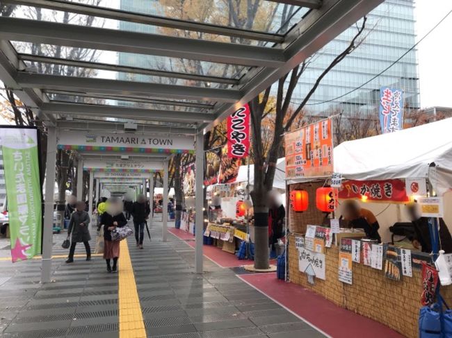 さいたま新都心で行われていた「埼玉うまいもの市場」に行ってみました。<br />多くのテントが並び、ステージもあって賑わっていました。