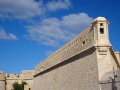 大晦日からマルタ島とキプロス島を巡るドライブ旅（猫とのふれあいも楽し♪）【7】ヴァレッタの聖エルモ砦→騎士団施療院→レンタカー返却