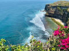 ウルワツ寺院と　Blue Point Beach