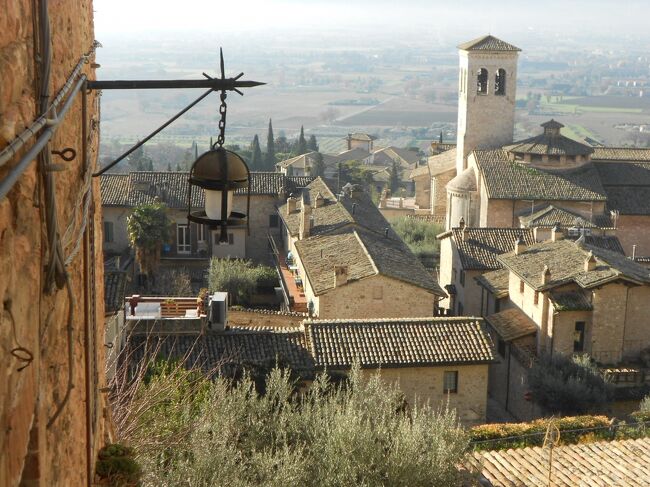 イルミネーションの季節のイタリア旅2019-20～⑮大晦日のアッシジ街歩き