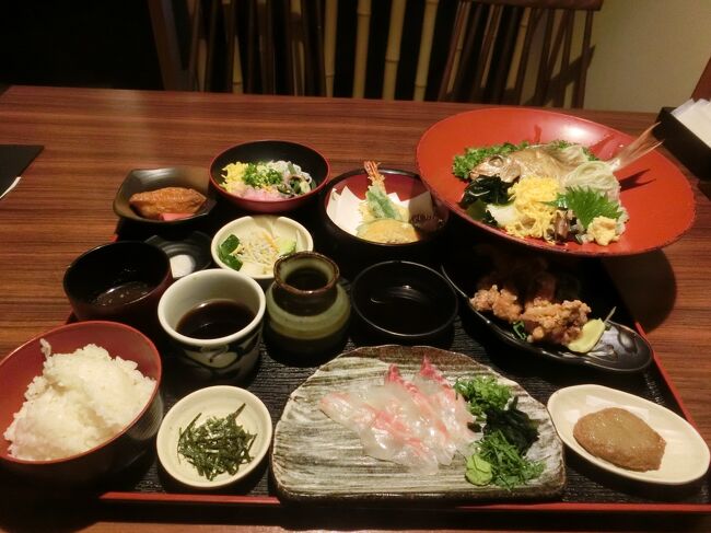 三千年の歴史を誇り聖徳太子も湯に入りに来たと言われている道後温泉。夏目漱石の小説「坊ちゃん」の舞台として有名な日本最古の温泉に入ってのんびり寛ぎたい・・・という思いから立てた今回の計画。せっかくなら宇和島まで行って宇和島城を見れば現存12天守がコンプリートという事でジェットスターの1,980円セールで行ってきた。<br /><br />【旅程】<br />1日目 成田空港→松山空港→道後温泉<br />2日目 道後温泉→宇和島<br />3日目 宇和島→道後温泉→松山空港→成田空港