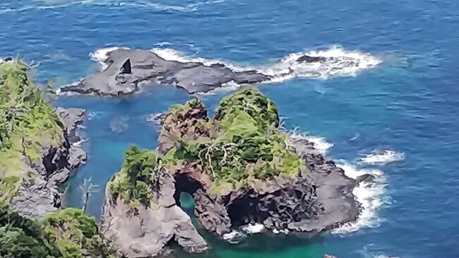 ２０１９年７月１３日ー１７日。出雲から隠岐・島後まで飛行機で渡り、レンタカーで「玉若酢命神社」「水若酢神社」「伊勢命神社」「白島海岸」を周り。食堂「さざえ村」でさざえ丼を食べました。