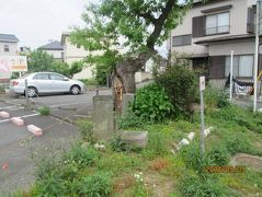 柏市の花野井・三十番神。布施・石仏。吉田家・石祠