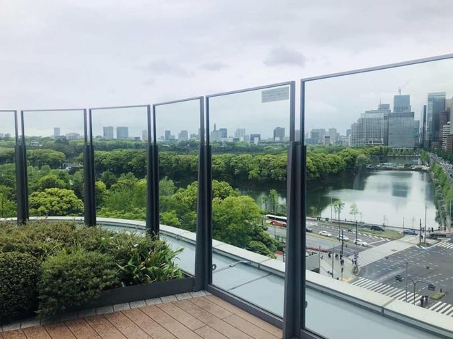20190430 (火)<br /><br />平成最後のご馳走<br />鉄板焼ステーキ 碧<br /><br />雨の中二重橋が報道陣・見物客で賑わってました。