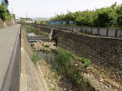 汲沢中横を流れる宇田川（横浜市戸塚区汲沢町）