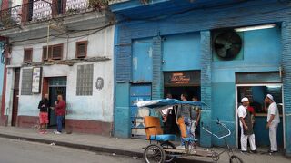 20年冬◆初めての中米・キューバの旅 2 小さなお店がたくさん並ぶハバナの旧市街を歩く
