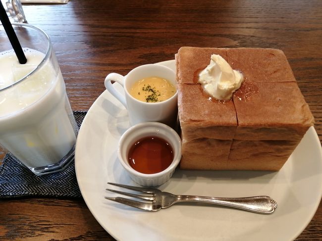 モーニングといえば、愛知県・・ではなく絶対に岐阜県!!<br />と、断言できる私。<br />愛知県民ですが、時々岐阜県のモーニングを楽しんでいます。<br /><br />コロナウィルスが広がり始めて、旅行の計画が立てられない日々。<br />まだ岐阜県のウィルス感染者がほとんどいなかった3月に、がくんと減った宿泊者をホテルに呼び込むクーポンが岐阜県から出ているのを発見!<br />気晴らしに、ホテル&モーニング&温泉に行ってきました。