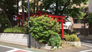 プチさんぽ 練馬・井口稲荷編 慶安２年(1649)伊豆国伊東の地より当地に移築、云々。