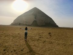 太陽と屈折ピラミッド