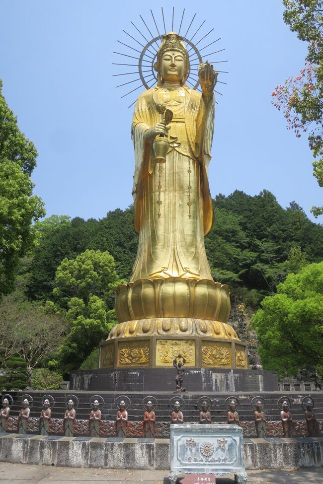 ※国内についてはとりあえず行ったことのある都道府県を埋めてみようと思い、写真を見つけてきて載せています。GW休みに日帰りで行ったのですが、詳細な日にちは不明です。<br /><br />三重といえば愛知からそれほど遠くなく、御在所や伊勢神宮アクセスがいいですが、こちらは巷で有名な大観音寺です。<br />なお、隣にはルーブル彫刻美術館があります。