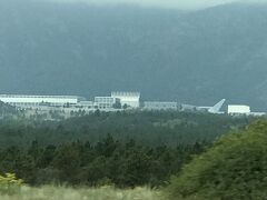 コロラド州 コロラド スプリングス(富士吉田市の姉妹都市)　－　ハイウェイからの見える空軍士官学校