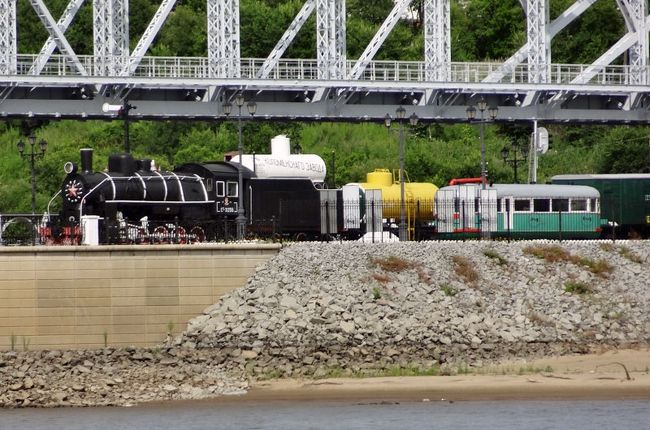 極東ロシア鉄道の旅 ウラジオストク ハバロフスク（その８ アムール川クルーズ船から眺める鉄橋歴史博物館）