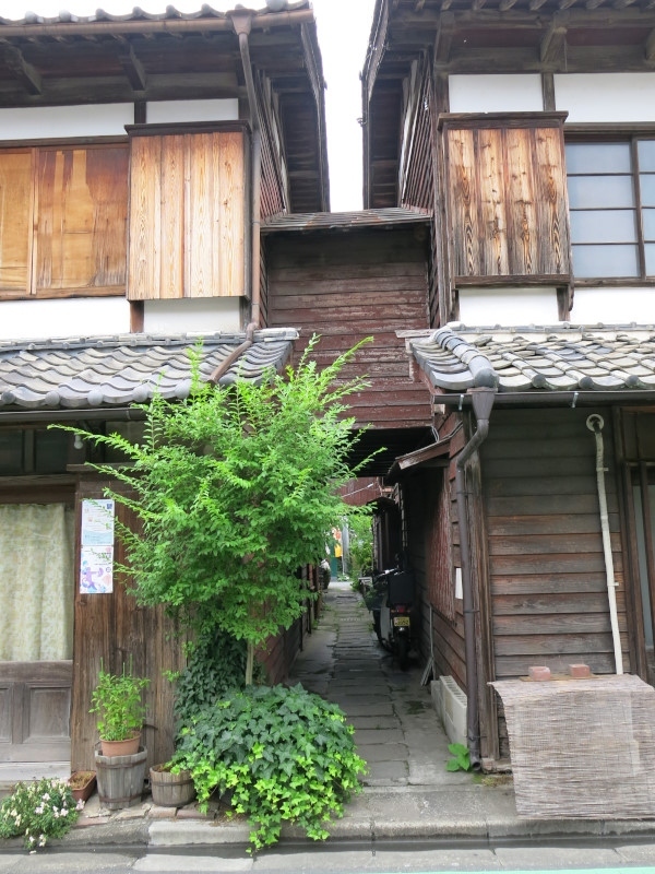 ちょっとどこかへ行きたい、近場でいいから・・・<br /><br />そんな他愛のない理由から選んだのは秩父<br />特段目的もないショートトリップだったので、完全ボツにしていた<br />なので記憶も既に曖昧になりつつあり(笑)<br /><br />こんな状況だから「蔵出し」の一環で、備忘録も兼ねてアップすることにした<br />しかし改めて整理してみると、我ながらぐだぐだ、とりとめのない旅だった<br /><br />やれやれ・・・