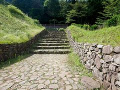 【近郊45】2020.6小学生の時以来の八王子城跡1-ガイダンス施設，古道，曳橋，御主殿跡など