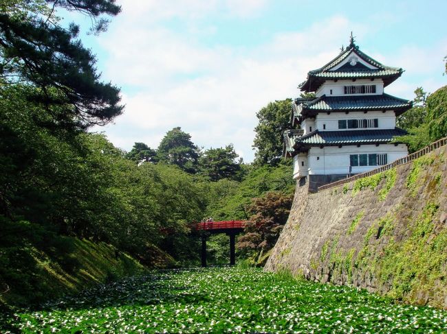 奥入瀬・弘前・白神山地、夏の青森周遊旅　②　（弘前公園を散策）