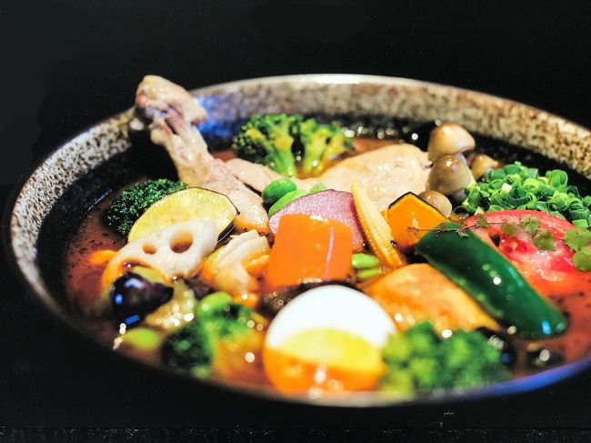 今日はミシュランガイド北海道2017に掲載されたスープカレーの店、2店をはしごします。でもこの2店、300mしか離れていないんだわ。<br /><br />ちょっくら回り道してカロリーオフせねばなるまいぞなもしかしてぇ。