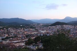 オロット_Olot　火口跡まで気軽に散策！４つの火山に囲まれた芸術の町