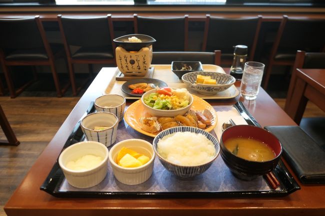 最終日は、ホテルで朝食を食べ、10時にチェックアウトをし、富山に帰りました。帰る途中にブックラーメンを食べてみたいのですが、自分の食べたいブラックラーメンではなかったです。