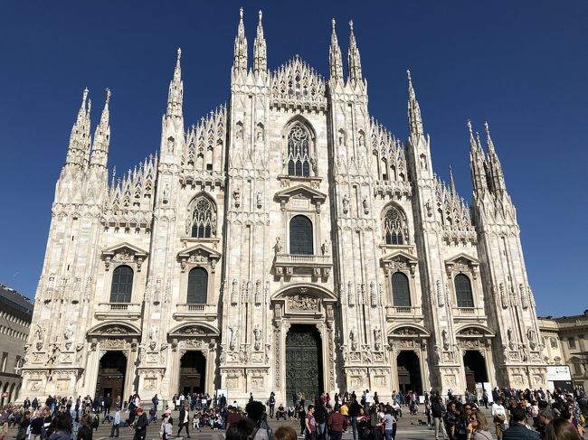 還暦を機に退職し、再就職までの間にイタリアに行って地中海の絶景や世界遺産を見たい。美味しいイタリアンを食べたい。と旅を決意し、ならばこの際近くのコートダジュールも行ってしまおうと計画を立てました。<br />夫婦二人の旅のモットーは無理をしないこと。<br /><br />今日は5月9日、ミラノ2日目、コインランドリーに行く予定です。<br /><br />日程<br />入国 ⇒ ローマ(５泊) ⇒ アマルフィ(1泊) ⇒ ナポリ(４泊) ⇒ ニース(２泊) ⇒ モナコ(２泊) ⇒ ミラノ(５泊) ⇒ ベネチア(４泊) ⇒ フィレンツェ(２泊) ⇒ ローマ(1泊) ⇒ 出国