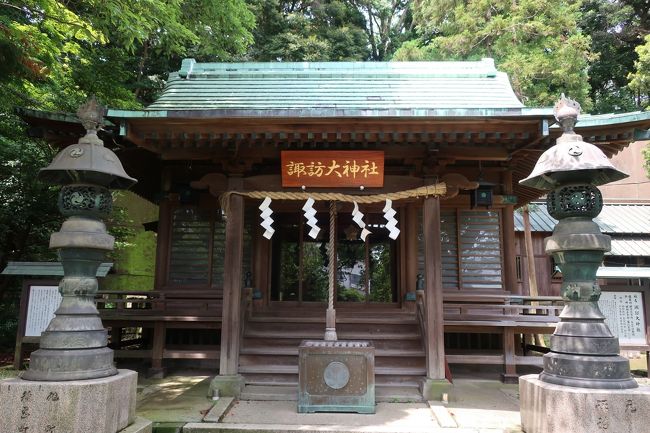 ソーシャルディスタンスに気を付けながら散策しよう!っとsukeco夫と横須賀へ。久々の横須賀で、今までショッパーズだったところがコースカベイサイドストアーズというショッピングモールに変わっていたり、京急汐入、横須賀中央駅周辺には、まだまだ知らなかった神社があったりと楽しんできました。<br /><br /><散歩><br /><br /> どぶ板通り~京急横須賀中央駅周辺<br /><br /><ランチ><br /><br /> とろろとご飯 とろ麦@モアーズシティ横須賀<br /><br /><カフェ><br /><br /> タリーズコーヒー@コースカベイサイドストアーズ店
