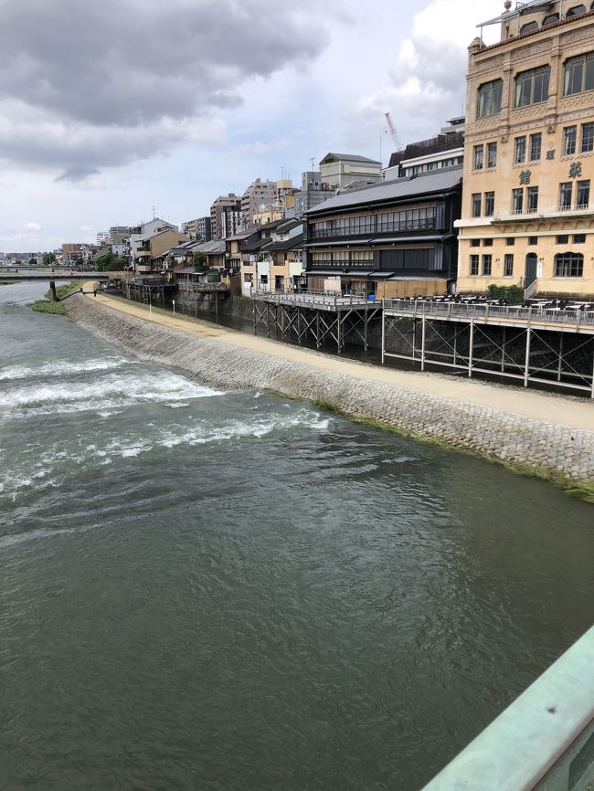 息抜きに京都にひとり旅。ひと昔前に住んでた京都懐かしさと疲れを癒すために出かけました。京都はやはり落ち着きます。