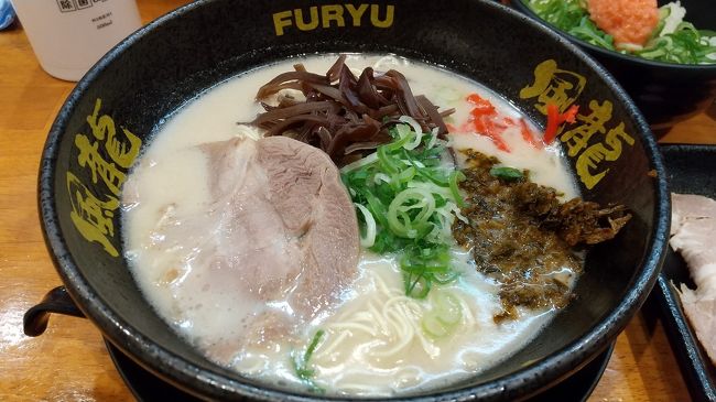 久々に博多ラーメンを食べてきました。