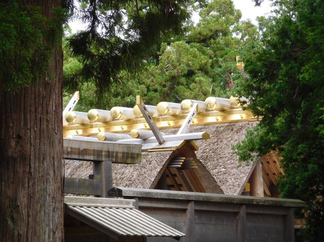 　奈良・伊勢の旅２日目は伊勢神宮です。<br />伊勢神宮は２０１５年と２０１７年の正月にお参りしているのでちょっとだけ様子が分かります。<br /><br />　でも、下宮の観光時間は４０分だったので、ちょっと急ぎ足でした。<br />もう少し時間があったらいろいろ回れたのですがね・・・。