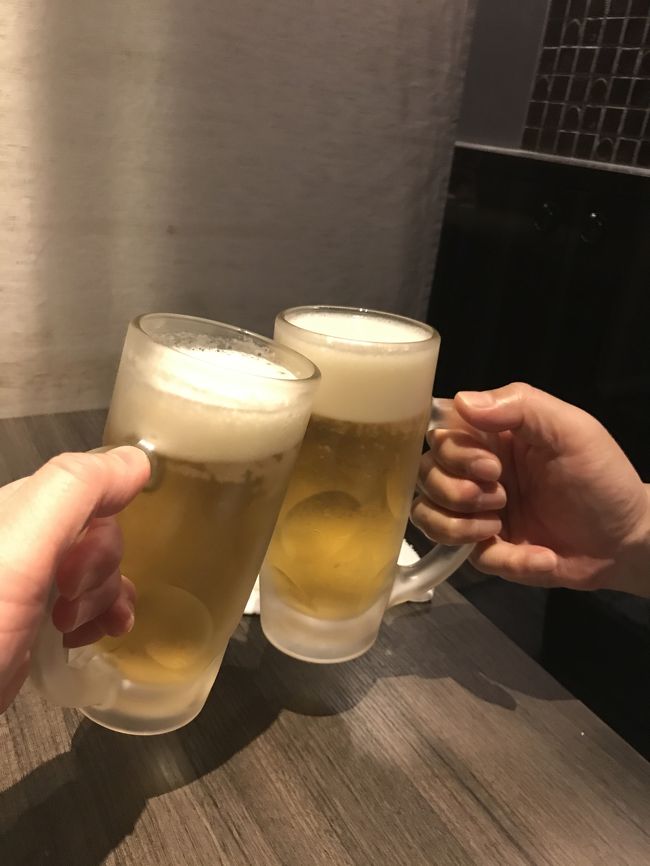 どこにも行けてないんだぁ=!!行きたいのは山々だけど、仕事場では、県をまたいでどこかに行ったら、2週間自粛して貰わないと、その間に会社が危なくならなければ良いけど、それは無理だから、お隣の名古屋さえ、お誘い有っても行かないように言われて、仕事範囲は、四日市市内から松坂や津市まで当然、三重県内です。<br /><br />しかし、4トラメンバーさん四日市の方も含めて、北海道、九州でも、沖縄でも、お出掛けで来てる事が、超羨ましい!!<br /><br />で・・・超旅好き私は、このまま気が狂うのを避けるため、とうとう今月の誕生日に沖縄、久米島行きを決めました!<br /><br />が・・・今度は、Go To キャンペーン都内は無し!?<br /><br />でも、関係なく、都内でも行く人は行くので、・・・と言う構図で・・・<br /><br />私は感染者少ない三重県だけど、那覇空港も危ない?!乗り継ぎ・・・泊りは久米島2泊だけだけど・・・<br /><br />でも、これ決めなきゃ、精神的におかしくなりそうで・・・<br /><br />しかしまぁ~・・・この時期でも、色々お出掛けしてる方々の旅行記を読むと、流石やなぁ~と連休初日の今日は感心してしまった!!<br /><br />思想的には、「この時期に出かけるんだぁ~!」と思っても、読むと楽しい解放生活・・・今までと変わらない姿に(書き方に)ある意味ほっとしつつ、良いなぁ~♪以上の、自分も行ったかのような、錯覚を感じさせる旅行記・・・脱帽しました・・・読み進めると、こんな奴では無く、あ~~楽しそうだなぁ~!今度私もこの店に行ってみよう!とかと、思えてくる記録と文章の数々に、流石、アクセス数の王者だな~と思えて来ています。<br /><br />私なんて、超お恥ずかしい・・・愚痴って、見て下さった方々にまで、ご気分害してしまう本文・・・すみません。(これでも、同じような思いをされてる方々には、同感頂いて居ますが。。。やっぱ、恥です)<br /><br />楽しくなけりゃ、読み物の旅行記ではなく、報告だしね・・・<br />ちょっと、有る写真だけでも、自粛時代?今でも自粛だよね・・・<br />けど、気分を楽しく綴れれば・・・と日常にお付き合い頂けると幸いです。