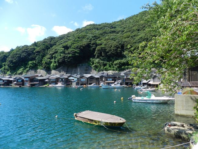 2017年の8月は特に海外旅行などの予定もなかったのですが、お盆明けに丹後半島に1泊2日の小旅行に行くことにしました。<br />主目的は京都の高級料亭・和久傳さんが創業の地である丹後に開いた”和久傳ノ森”に、2017年6月にオープンした「森の中の家 安野光雅館」です。<br />安野光雅は、wifeが大ファンである画家さんです。<br /><br />お宿は、夕日が浦温泉にある夕日ヶ浦温泉『佳松苑/はなれ風香』にとり、その他はノープランで出かけました。<br /><br />《その6》<br />旅行2日目は、丹後半島をドライブしながら観光して回りました。<br />浦嶋公園・浦嶋神社・布引の滝・伊根の舟屋などをご紹介しま~す!