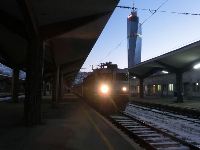前回の続き、その3です。今回はサラエボからスターリモストで有名なモスタルへ列車で移動。そしてモスタルの街中をぶらりします。長くなったのでスターリモストはまた次回となります。