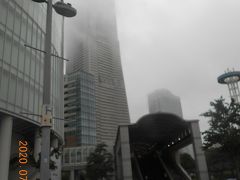 ランドマークタワーと雨の桜木町駅前広場 横浜 神奈川県 の旅行記 ブログ By Harumiさん フォートラベル