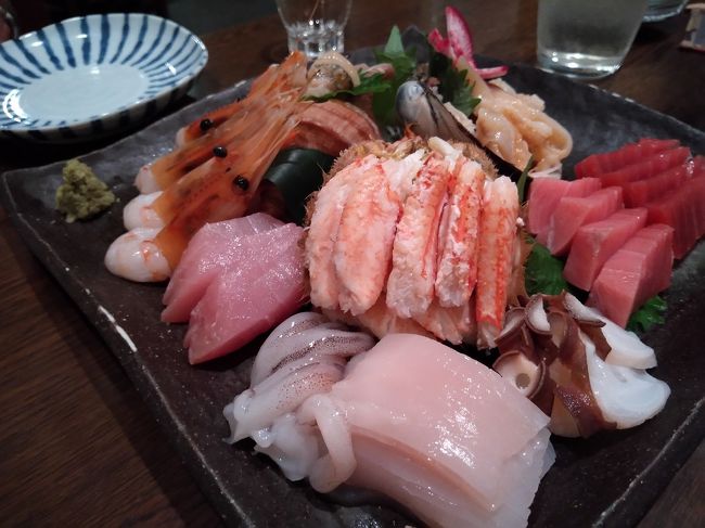 都道府県をまたいだ移動制限が解除されたことで小樽へ行って美味しいお酒が呑みたくなってしまった。そこでいつも泊まる宿を調べてみたらかなりお値打ち価格で部屋が提供されていたので旅へ出ることに。ただ同行者との休みの関係で1泊しかできないので、いつもの弾丸旅となってしまった。<br /><br />小樽では食べて呑んでがメイン。....のはずが、直前に同行者からリクエストもありどたばたな弾丸行になってしまったが、満足いく旅となったのは間違いない。<br /><br /><br />小樽の旅 2日目はこちら<br />https://4travel.jp/travelogue/11635254