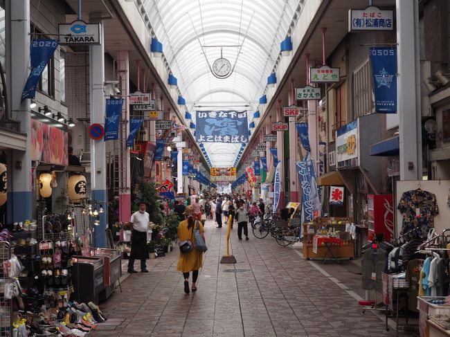 ７月２２日（水）、午前に湘南台で用事があり、帰り道の横浜市営地下鉄で、ちょっと寄り道してみました。阪東橋駅で下車、２駅先の関内駅までの街歩きです。<br /><br />横浜橋商店街と伊勢佐木町商店街（伊勢佐木モール）という横浜の代表的な２つの商店街と、ちょっと気になるお店を訪ねました。