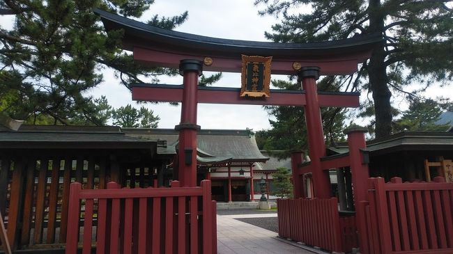 7月中旬、天候に恵まれた中、敦賀市を訪問し、駅前から敦賀港、気比神宮等々を散策。コロナ関係で息苦しい日々が続く中、久し振りに清々しい時間を過ごさせていただきました。