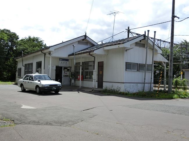 当初は10:16の汽車で花巻へ蕎麦でも食べに行こうかと思って、一ノ関駅の電光掲示板（時刻表）を見るなり「11:24　快速ジパング平泉1号」の文字が目に入り、急遽乗りに行った次第。<br />そのあとは「いわてホリデーパス」の効力を活かして、渋民や厨川の古い駅舎の写真を撮ってきたり、盛岡城跡公園を散策したり、直利庵でそばをすすりつつ、「平興商店」で1杯ひっかけたりして充実の一日でした。<br />ではご覧ください。