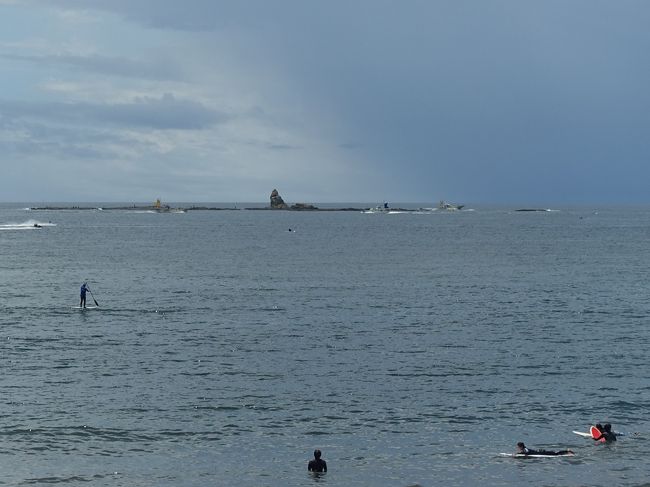 夏休み4連休の最終日、茅ヶ崎の海辺を中心に、お散歩してきました。<br /><br />JR茅ヶ崎駅 → 高砂緑地 → 茅ヶ崎公園、野球場 → 茅ヶ崎海岸 → ヘッドランド → なぎさ遊歩道 <br />