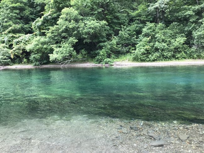 北海道旅行最終日の3日目は、支笏湖でマリンスポーツと温泉を楽しみ、その後新千歳空港で最後の北海道グルメを堪能して、帰路につきました。