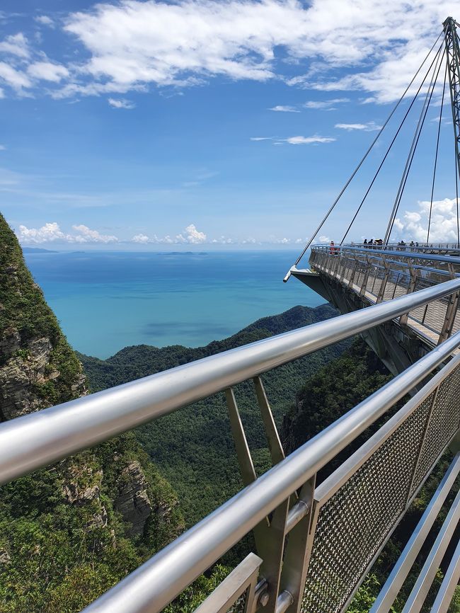 マレーシア国内旅行。ランカウイ島へ。2) スカイブリッジとチェナンビーチ