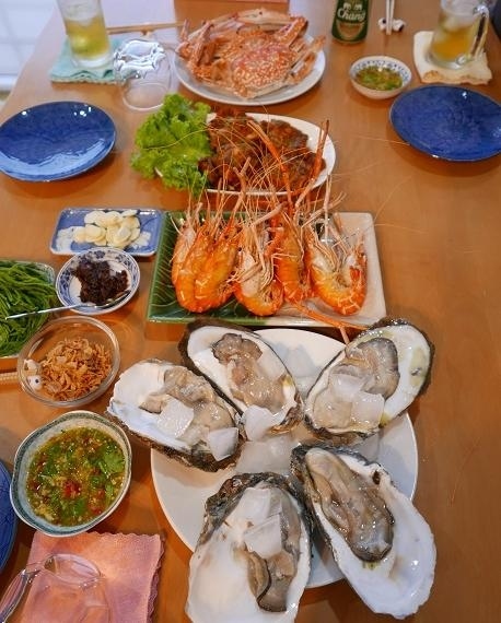 ☆ 昼食&夕食<br /><br />☆ クロムティーディン市場で買い物<br /><br />☆ (火金日)市場で買い物<br /><br />☆ 天気が悪い日が続いている<br /><br />☆ ムーカタ調理器購入<br /><br />☆ センタントップスで買い物<br /><br />☆ ナクルア海鮮市場で買い物