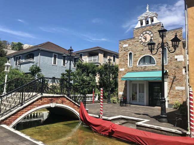 コロナがなかったら、今頃は南仏でバカンスをしていたのに、東京はGo to travel キャンペーンからも外され、国内旅行すらはばかられるご時世です。<br />群馬の実家に帰ってもいいか聞いたら、東京ナンバーの車はまずいから、電車で帰って来いと言われました。<br />東京の人に対する世間の目は想像以上に厳しいです。<br />どこにも行けそうもないのに、有休消化のため会社からは例年通り、強制的に2週間の夏休みを取らされました(涙)<br />毎年夏休みをあんなに楽しみにしてたのに、国内で2週間つぶすとなると、意外と大変。<br />さて、どこに行こう?東京は暑いから涼しいところがいいと思い、「東京、避暑」と検索したら、等々力渓谷がでてきました。<br />東京都心にあるヒーリングスポットだそうです。<br />東急大井町線で一本で行けるので、とりあえず行ってみることにしましたが、都心の緑地なんてそんなに広いはずありません。<br />そのためだけに行くのはもったいない気がしたので、自由が丘でショッピングとランチを楽しんでから向かうことにしました。<br />振り返ってみると、これで正解だったと思います(笑)<br />JKのお姉ちゃんは勉強があるので、小6の娘と二人でお出かけしました。
