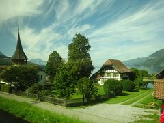 絶景が広がるアルプスの山歩きと鉄道の旅：スイス、リヒテンシュタイン旅行【１１】（2019年秋 ３日目⑥ ベルナーオーバーラントへの道）